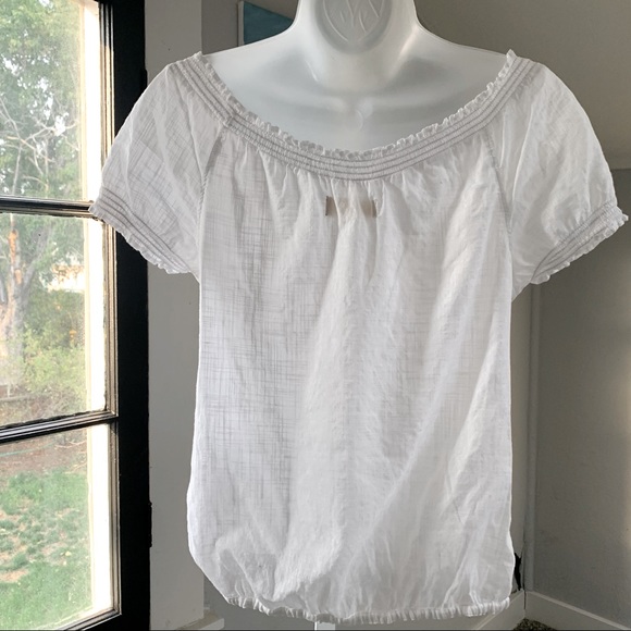 Hollister White Ruffle Cotton Short Sleeve Top| XS - Picture 3 of 8